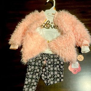 Brand new never worn 2t